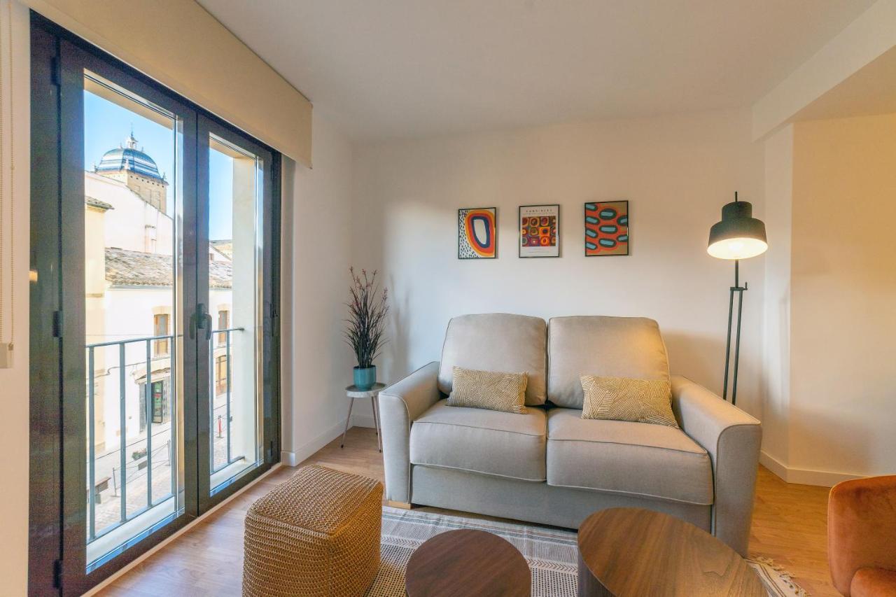 Apartamentos Turisticos Torres De Santiago Úbeda Dış mekan fotoğraf